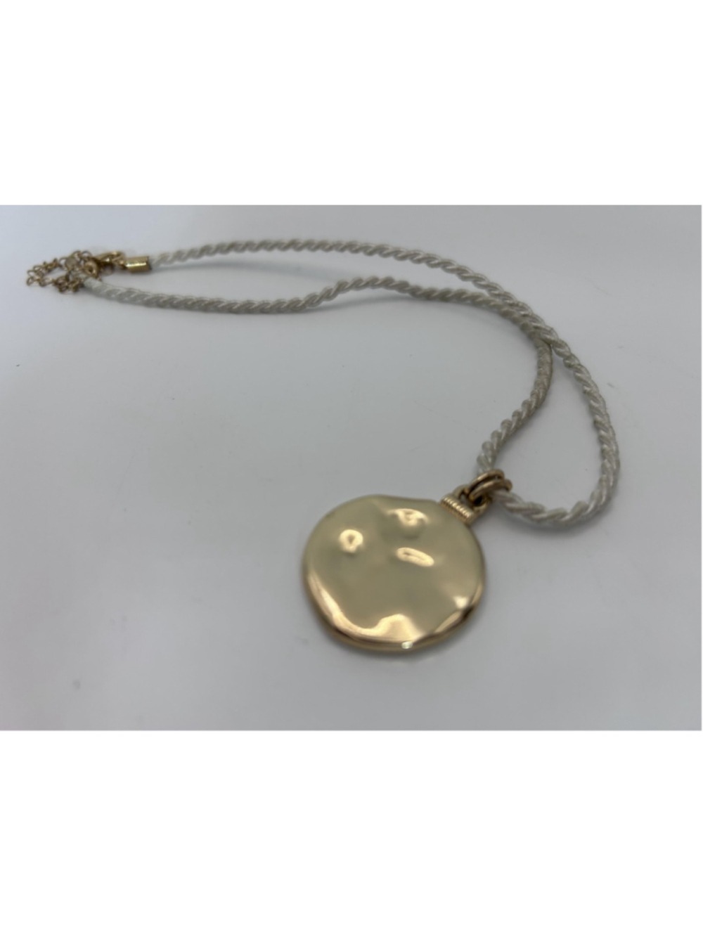 Necklace Gold Tone Hammered Disc Pendant White Cord Lobster Clasp 18 In - Picture 4 of 7